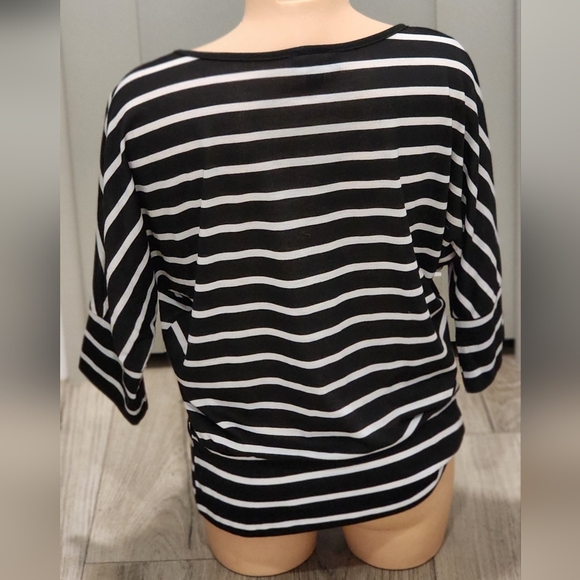 IZ Byer Black and White Striped Women's Top - Picture 3 of 4